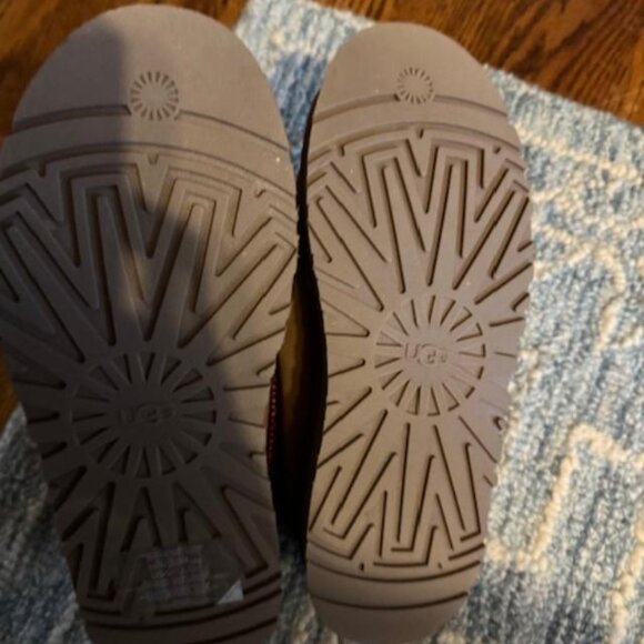 UGG Tazz II Shoes in Chestnut.  Perfect Condition! - Picture 3 of 4